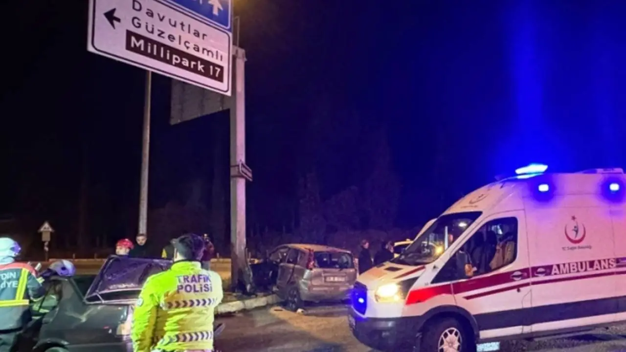 Yeni yıl kazalarla birlikte geldi... 5 yaralı...