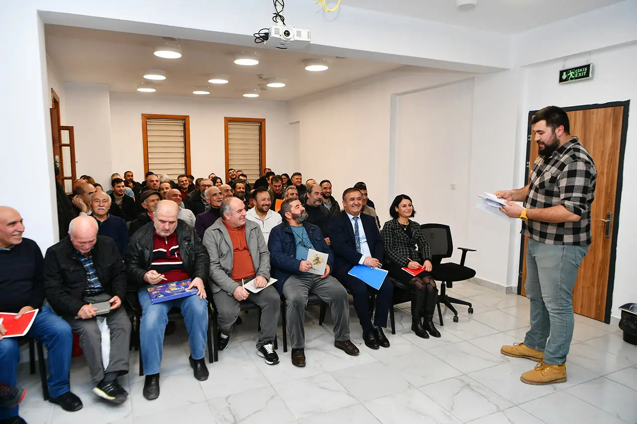 Mamak’ta kursiyerler arıcılık eğitimini tamamladı