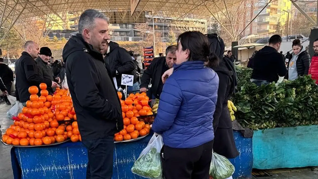 Başkan Ertuğrul Çetin’den pazar yeri ziyareti