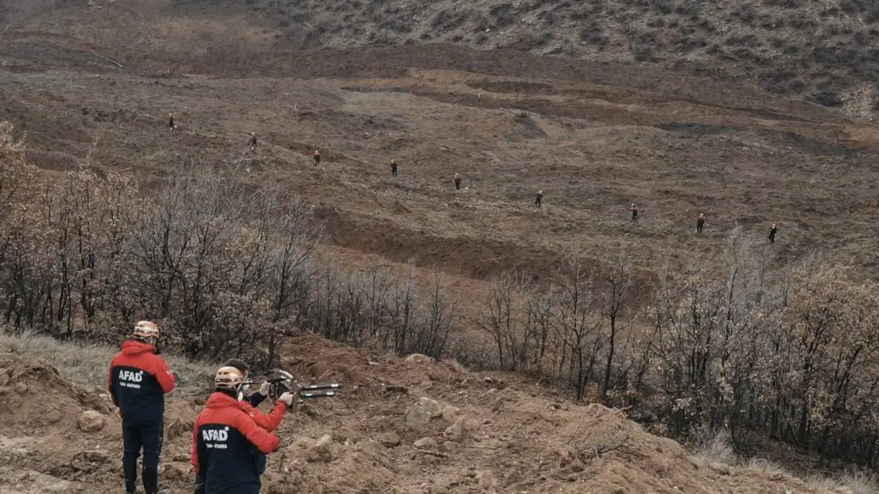 Alzheimer hastası babaanne ve 2 torunu aranıyor...