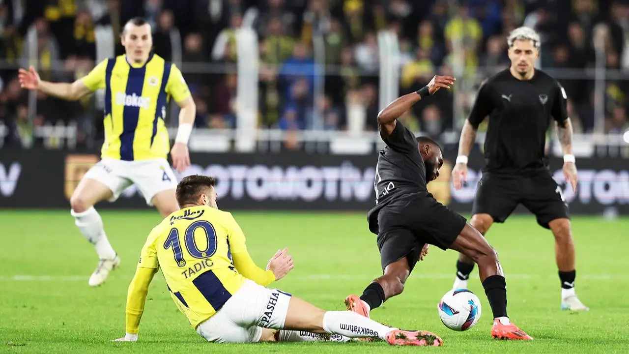 En Nesyri şov yaptı! Fenerbahçe, 3 puanı aldı