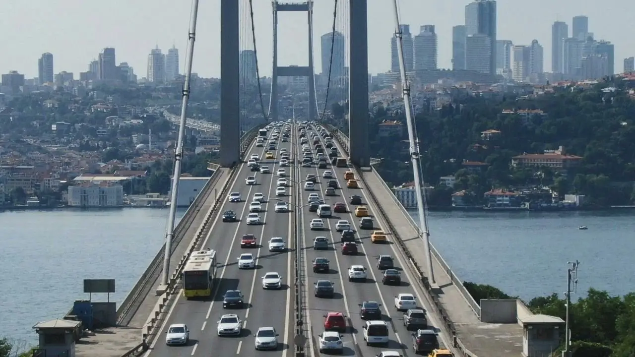 Bakan noktayı koydu: Köprü ve otoyol geçiş ücretlerine zam gelecek mi?