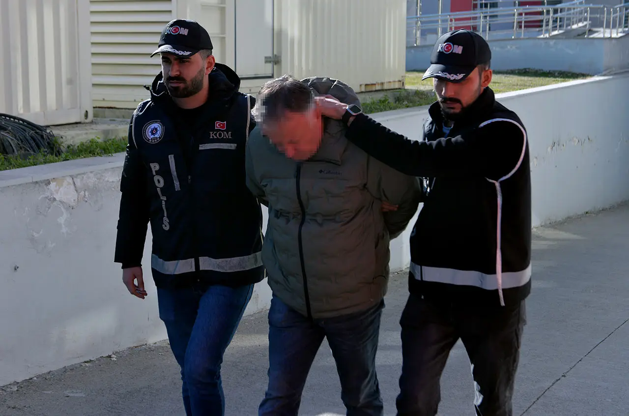 Adana’da sahte zemzem suyu operasyonu: 16 ton ele geçirildi