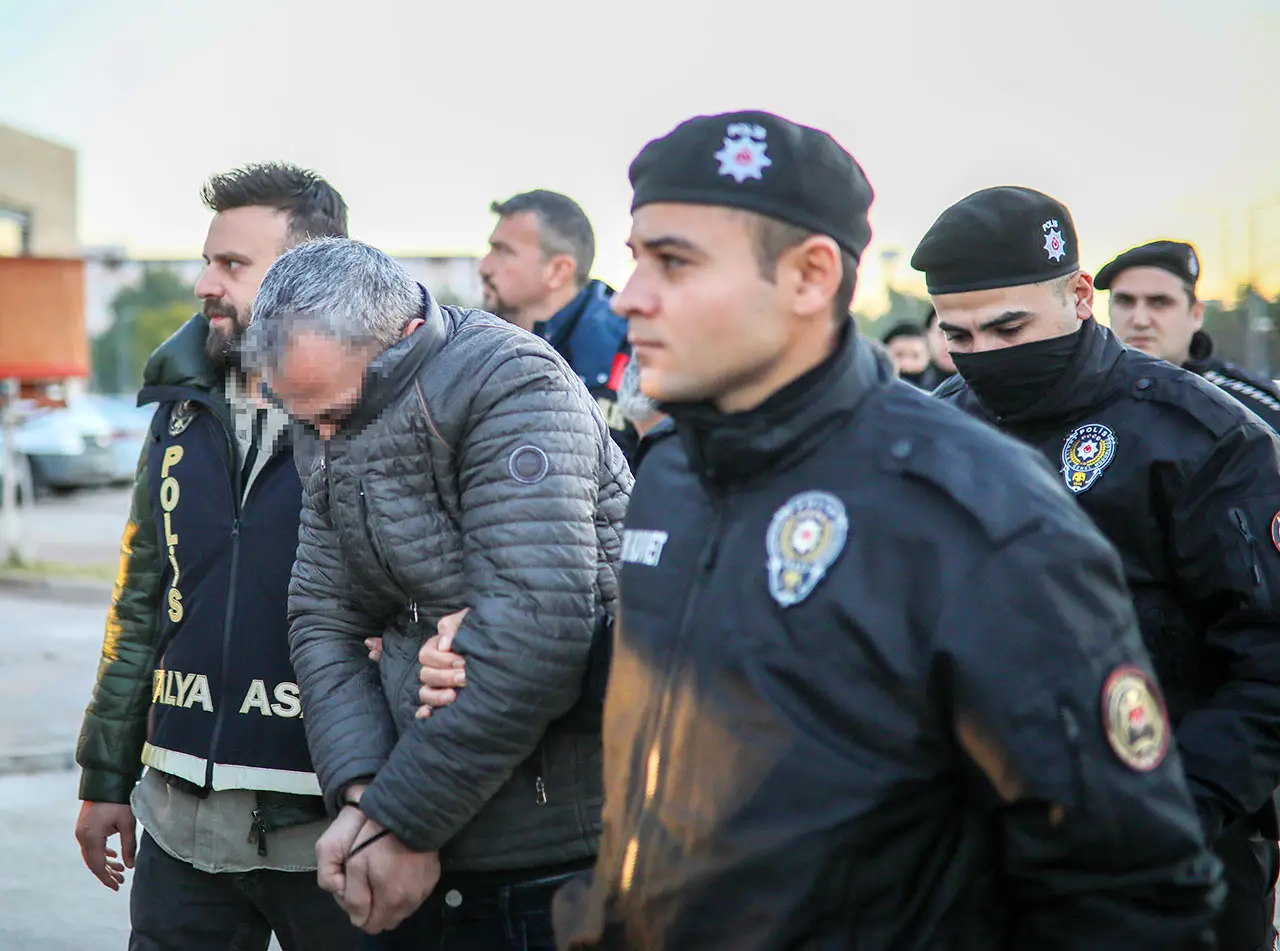 Antalya polisi ''oyunbozanlık'' yaptı