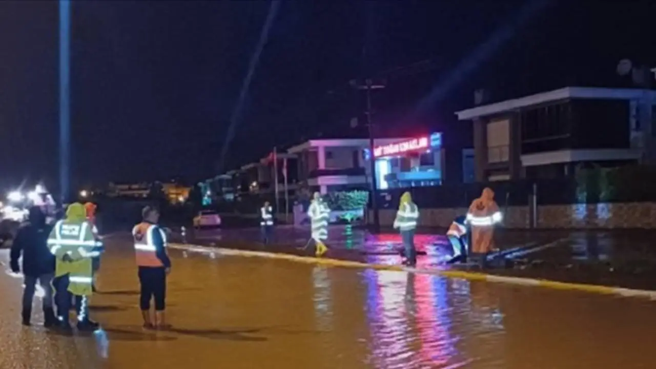 Kısmen kapanan Balıkesir-Çanakkale karayolunda son durum