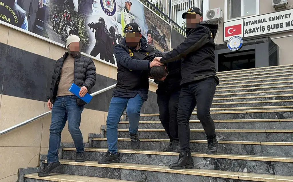 Yolcuları bayıltıp taciz eden taksici İstanbul Adliyesinde...