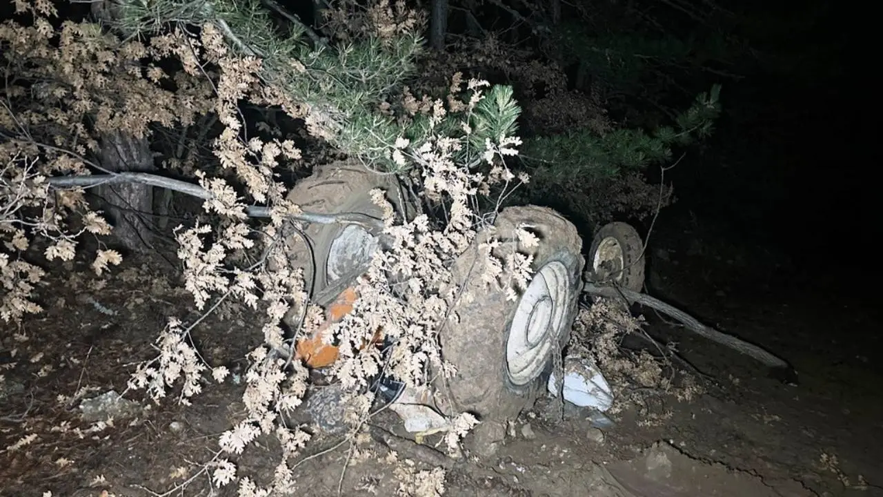 Traktör kazası biri çocuk iki kişiyi hayattan kopardı...