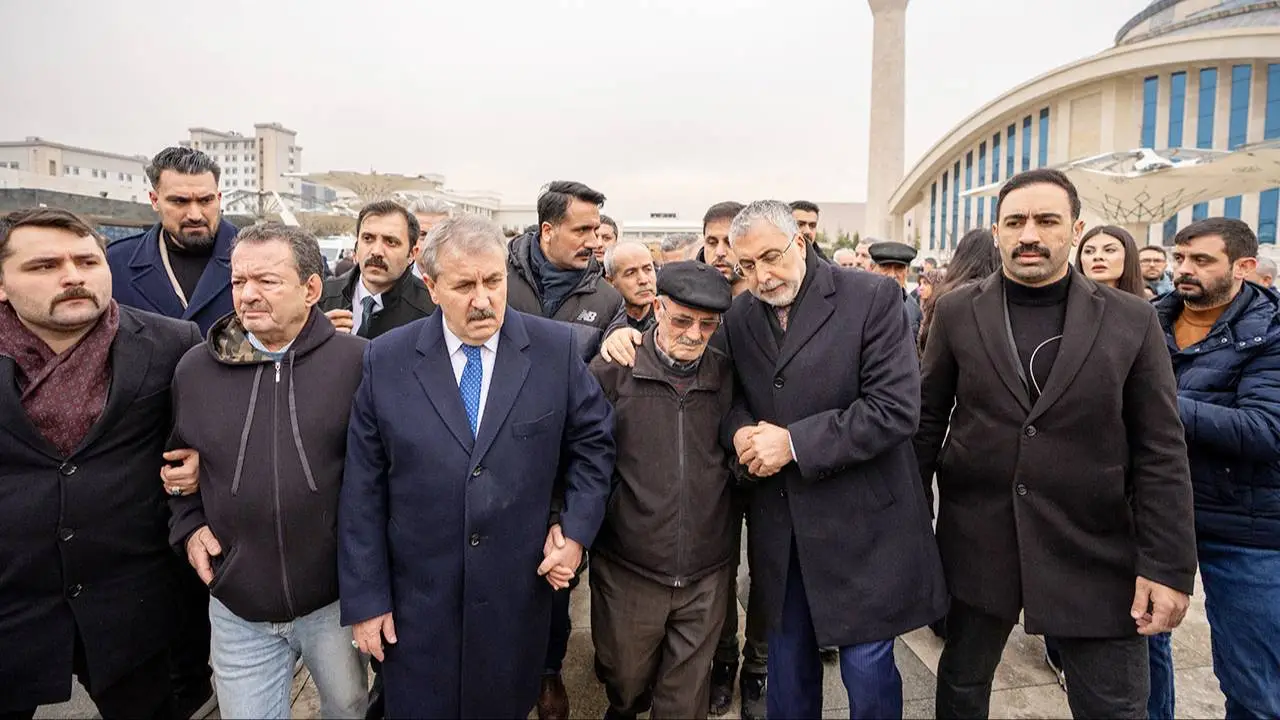 Kartalkaya'daki yangında ölen Çetiz ailesi Ankara'da uğurlandı