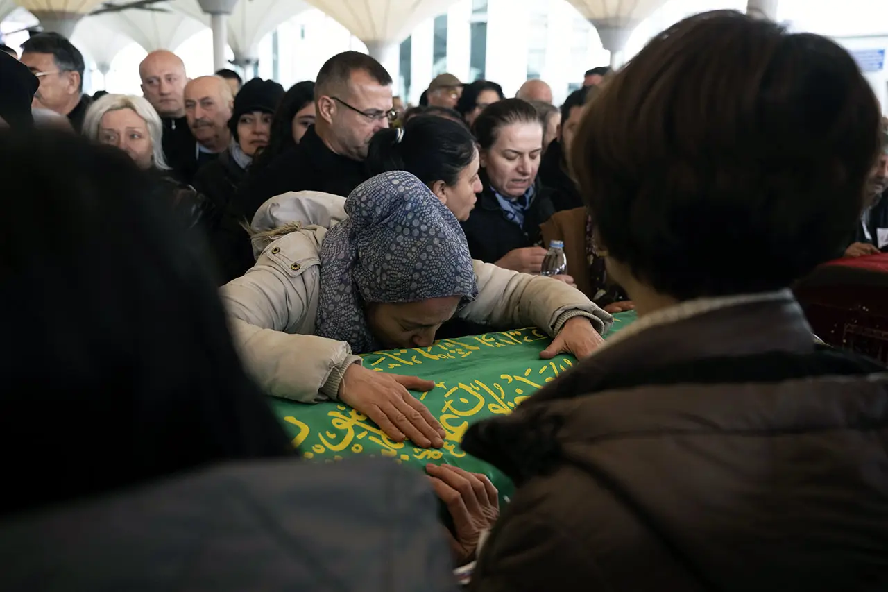 Yangın ateşi Ankara'ya düştü! Baba ve 2 çocuğu Ankara'da defnedildi