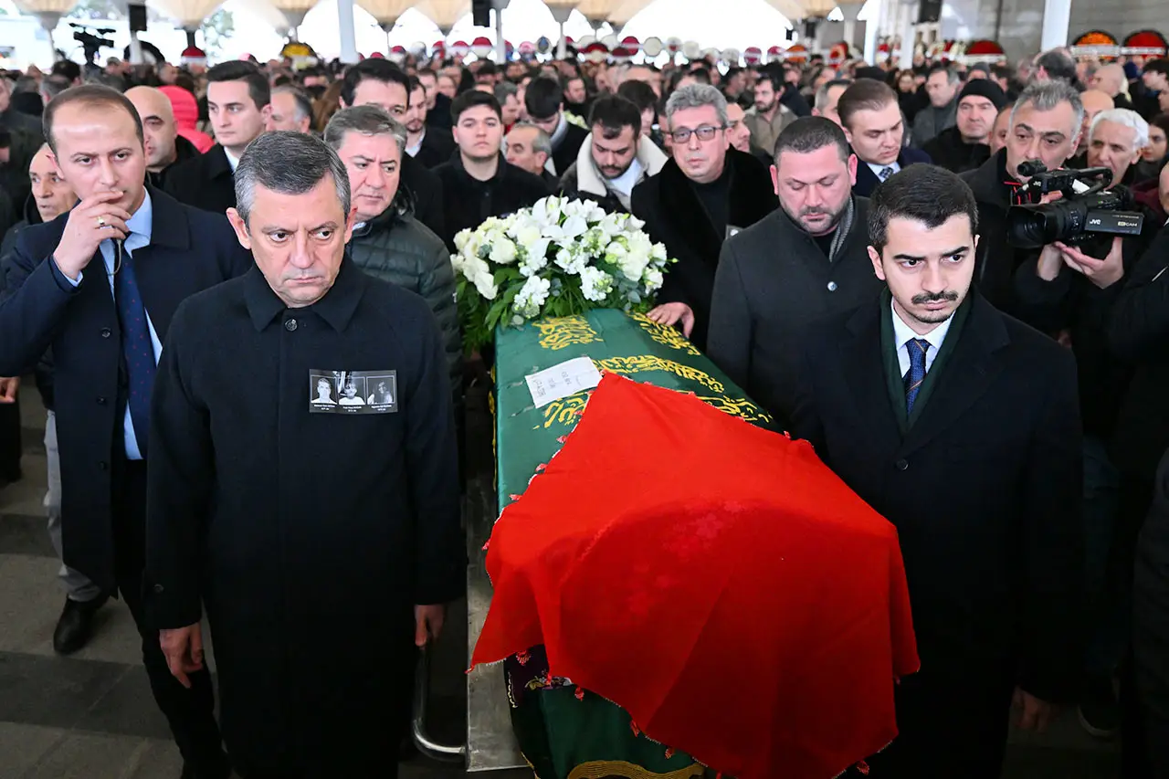 Kartalkaya'daki yangında vefat eden 5 kişi Ankara'da toprağa verildi