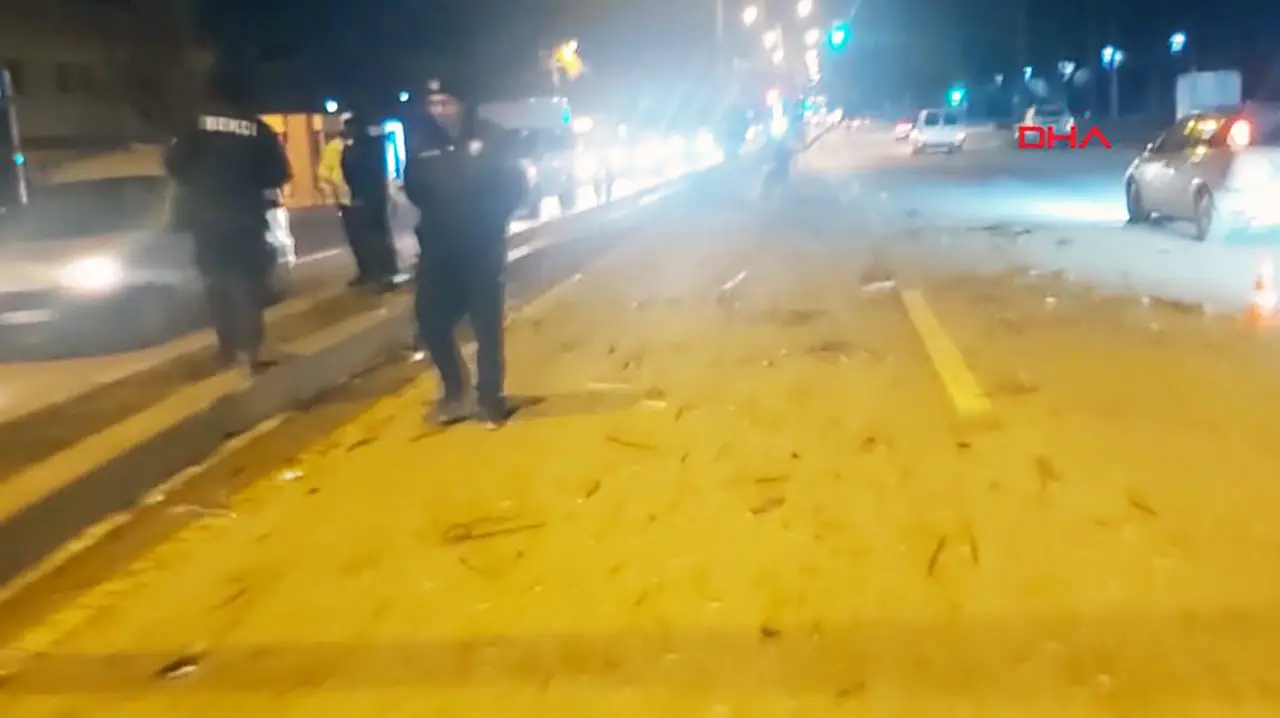 Ankara'da otomobil ağaca çarptı! 4 yaralı