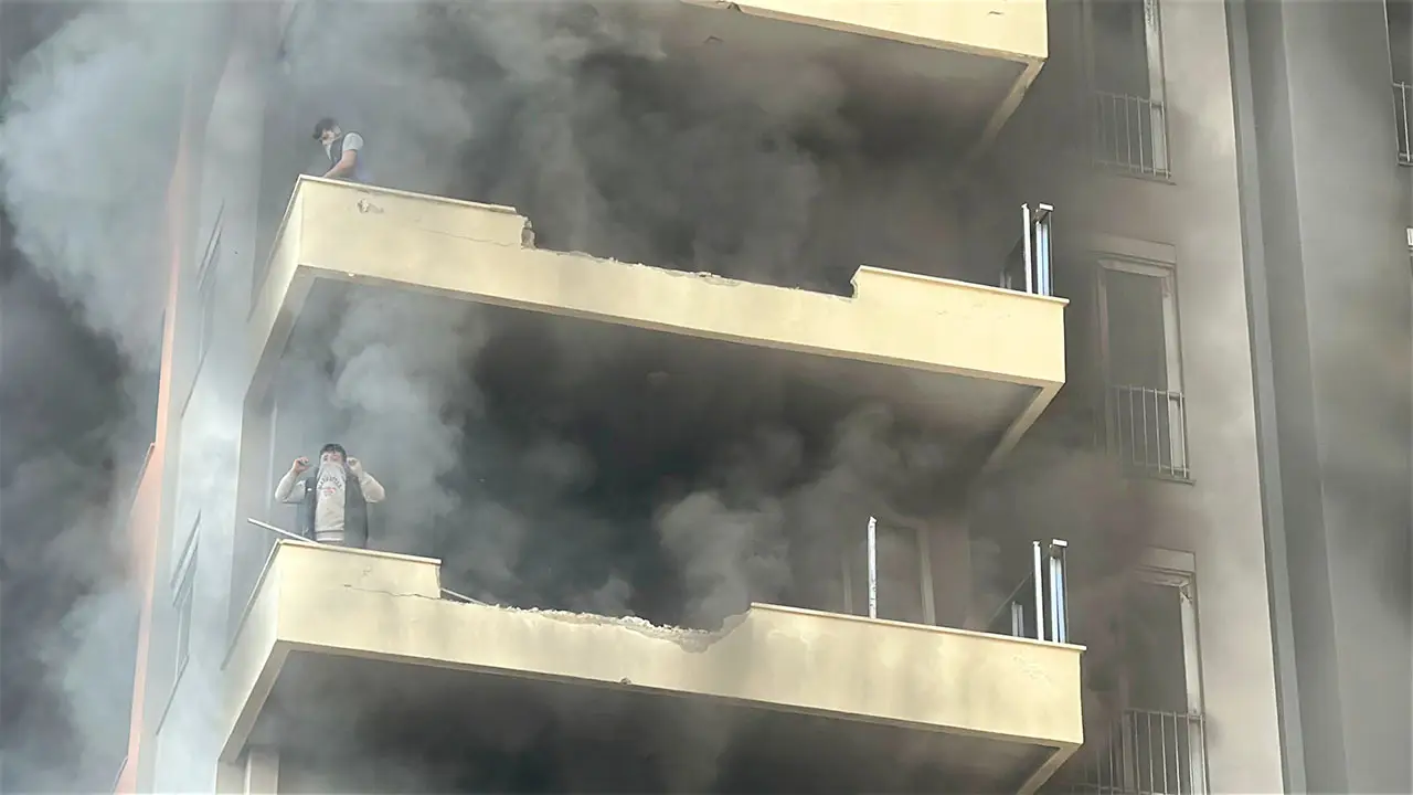 Otel inşaatında yangın! Mahsur kalan İşçiler kurtarıldı