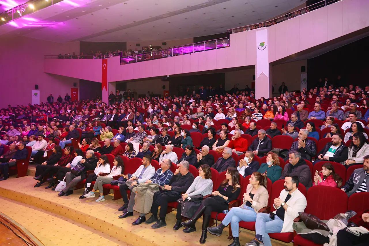 Başkan Şahin ve Mamaklılar, sanatçı Ali Abacı’yı yalnız bırakmadı