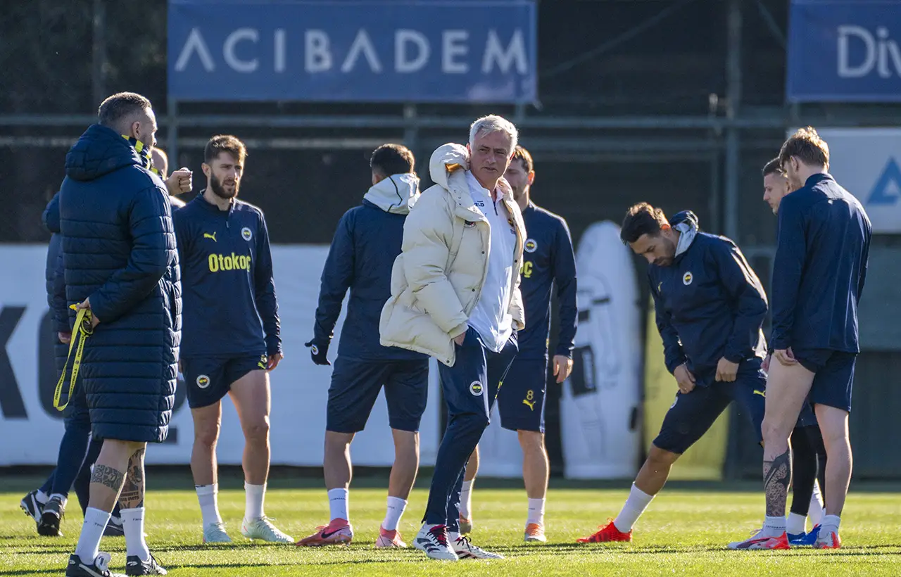 Fenerbahçe Teknik Direktörü Jose Mourinho