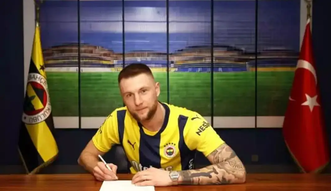 Fenerbahçe, yeni futbolcusu Skriniar'ı resmen duyurdu