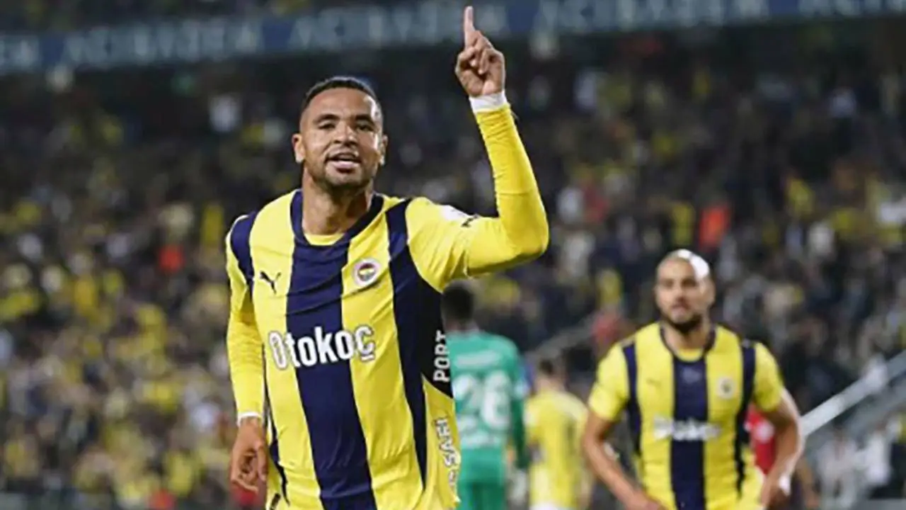 Fenerbahçe'nin golcüsünden kötü haber
