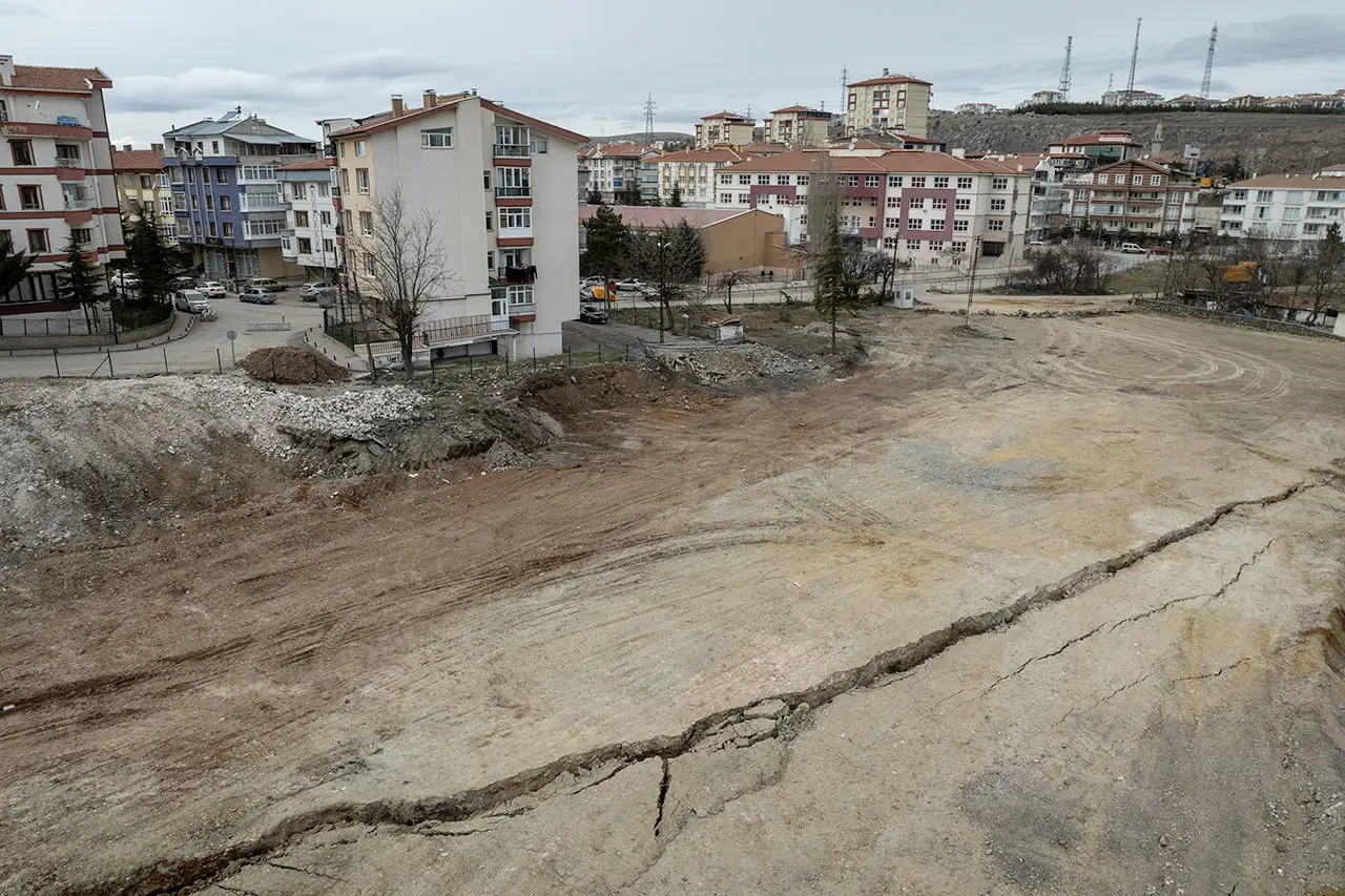 Keçiören'de vatandaşlar ''heyelan korkusu'' yaşıyor