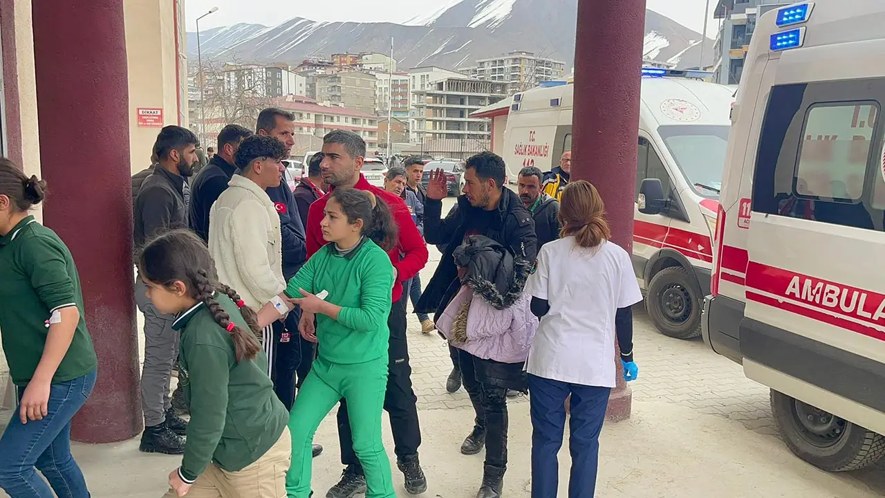 Hakkari'de 34 öğrenci zehirlendi!