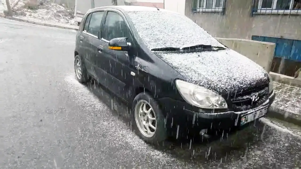 İstanbul'da kar yağışı etkili oluyor | Soğuk hava etkisini sürdürecek