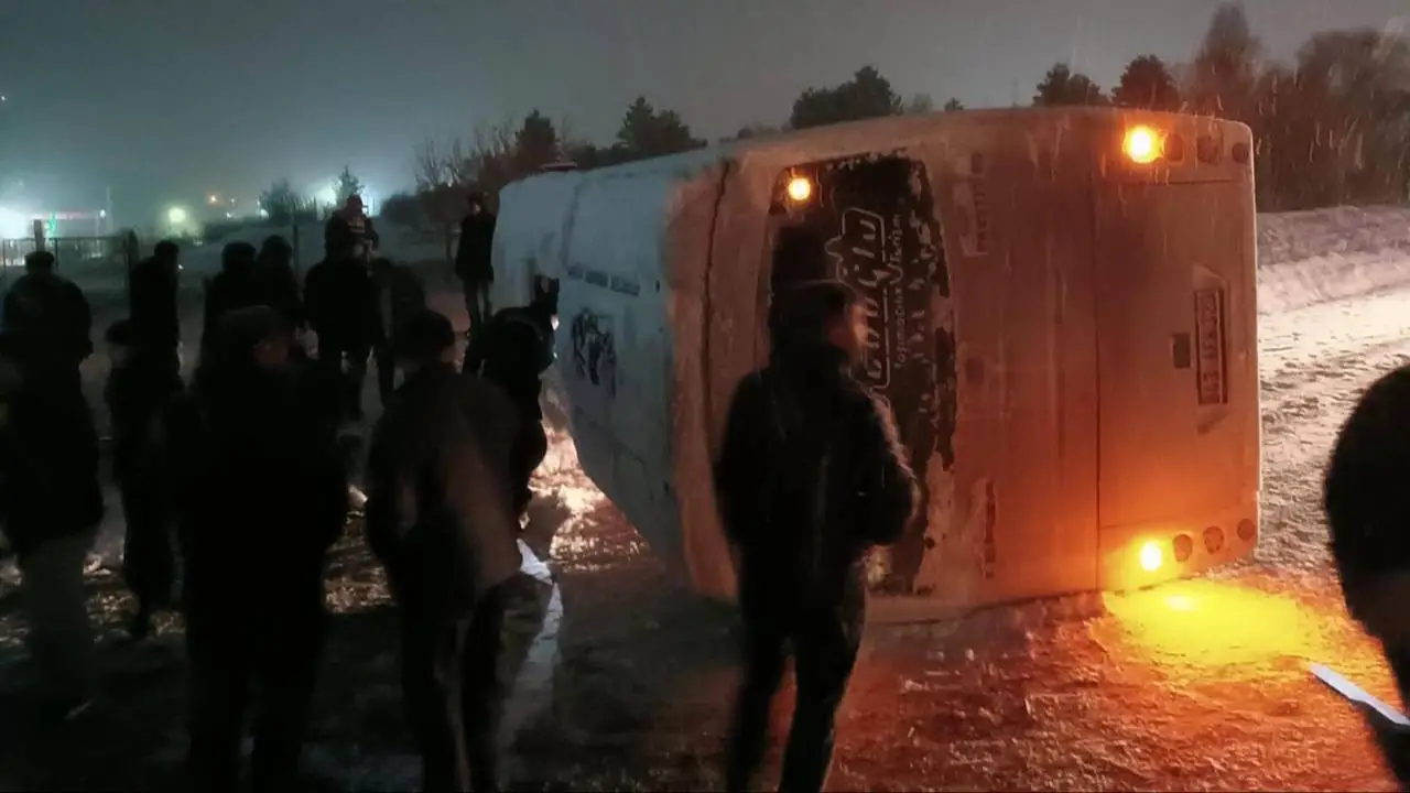 Maden işçilerinin taşıyan servis kaza yaptı...