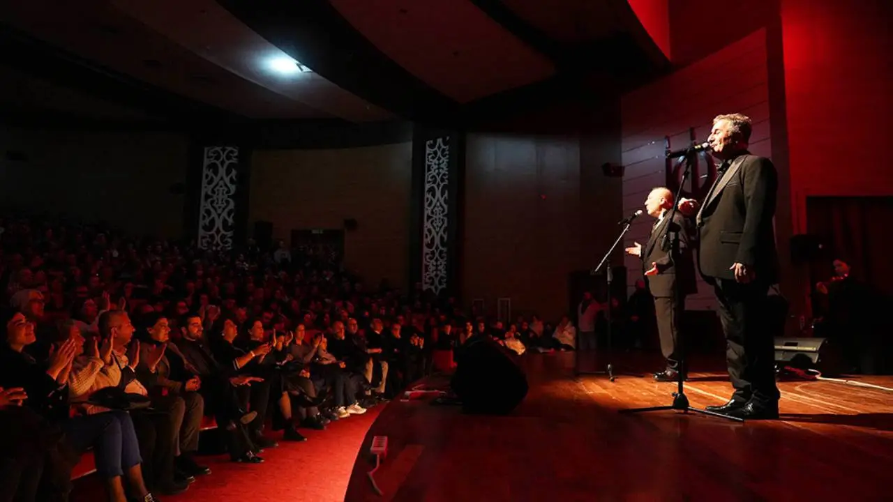 Keçiören’de ''Şifa Niyetine Anılar ve Türküler'' oyununa yoğun ilgi