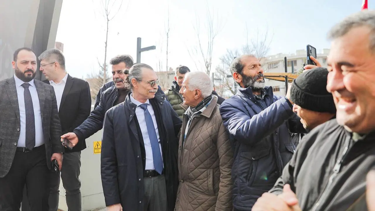 Erdal Beşikçioğlu, vatandaşlarla bir araya geldi!