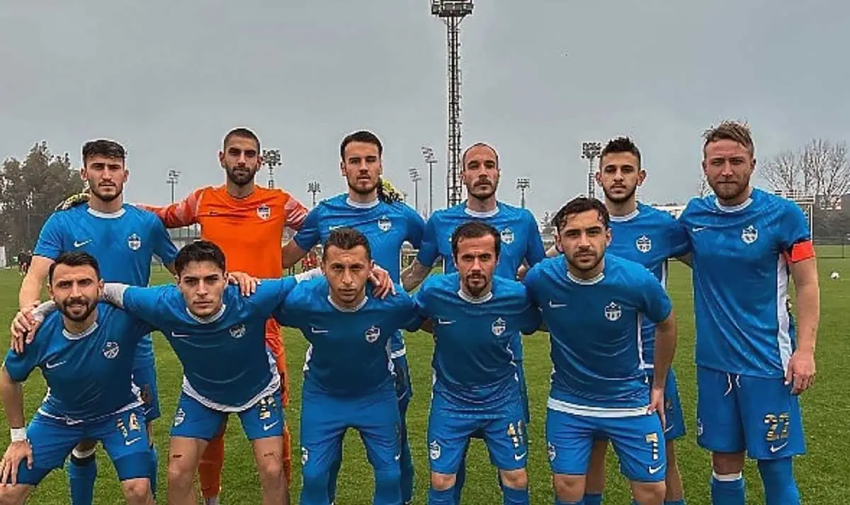 Kahramankazan Belediyespor liderliği bırakmıyor