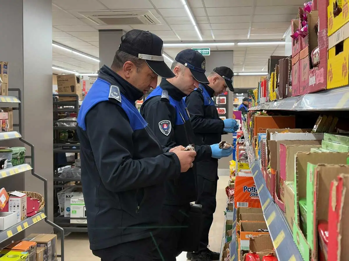 Sincan Zabıta ekipleri market ve fırınları denetliyor