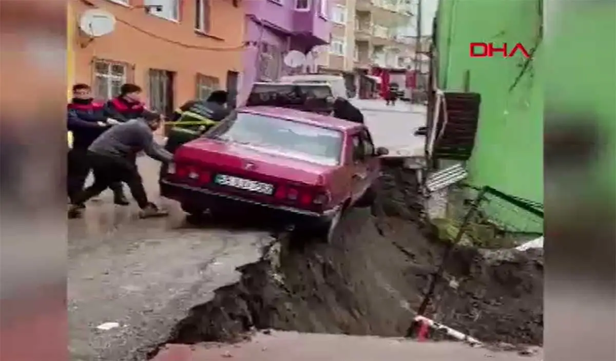 Samsun'da otomobil uçurumun eşiğinden döndürüldü!