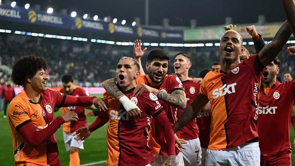 Galatasaray - AZ Alkmaar Maçı Muhtemel 11'ler!