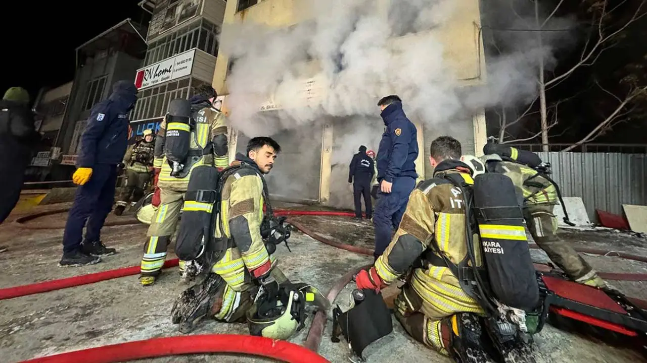 Ankara'da mobilya atölyesinde korkutan yangın