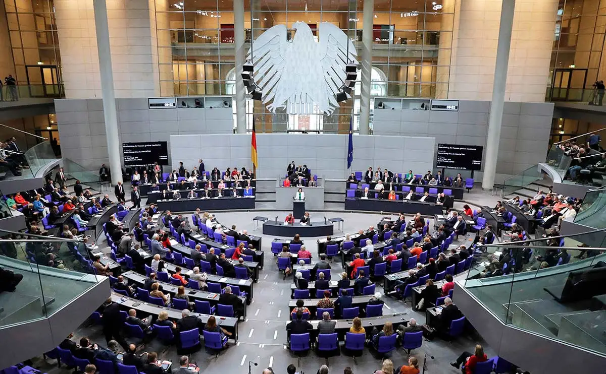 Almanya'da 19 Türk asıllı aday Bundestag'a girdi