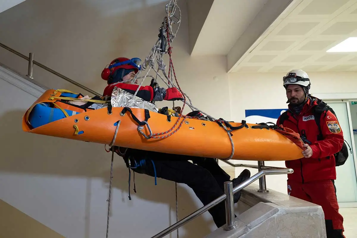 Ankara Üniversitesi'nde KBRN, yangın ve deprem tatbikatı