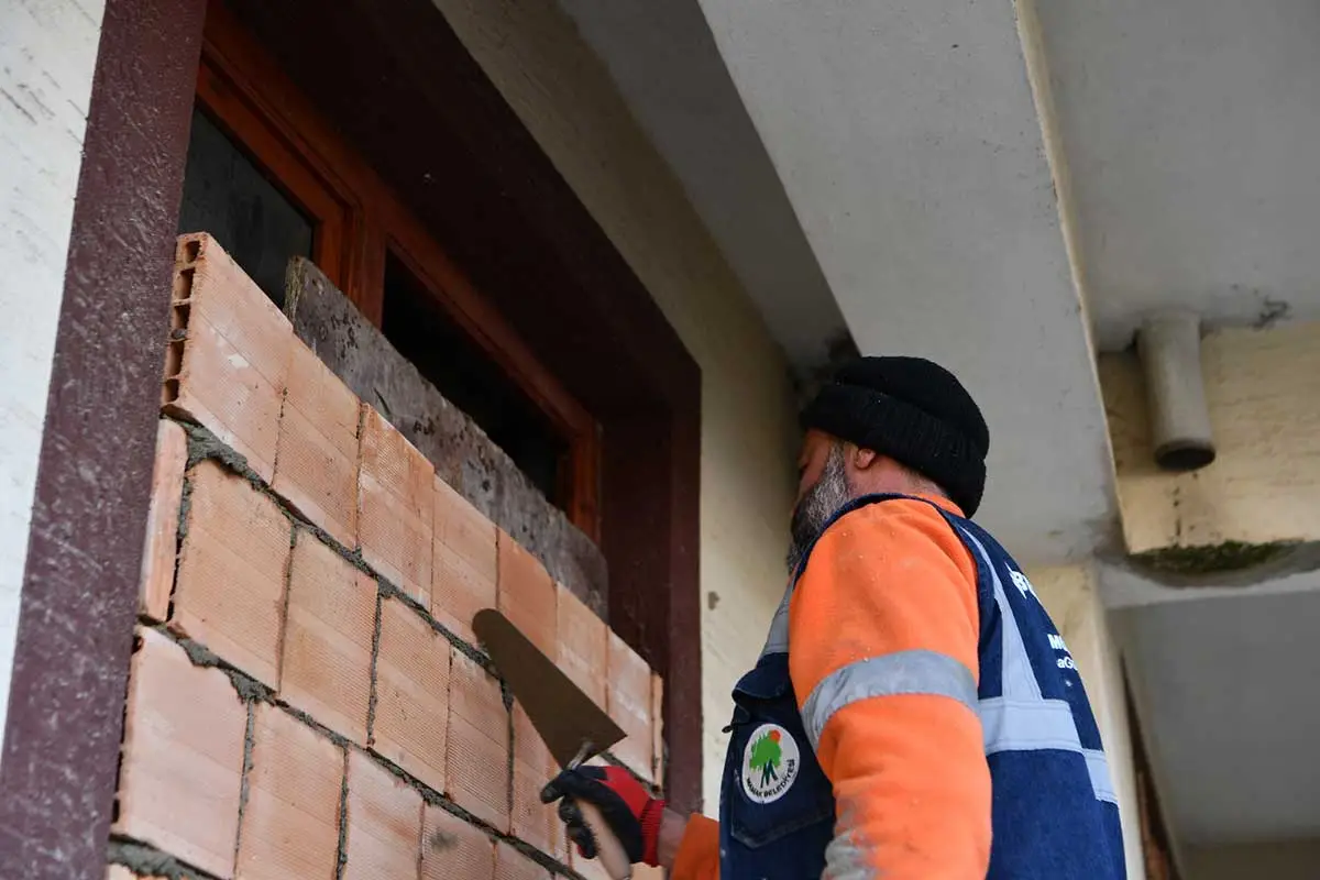 Mamak Belediyesi metruk yapılarda güvenliği sağlıyor