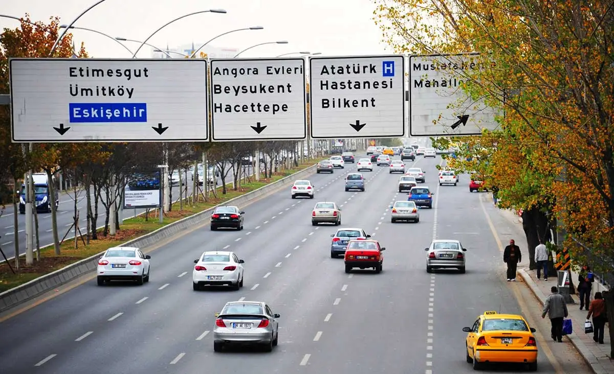 Ankara'dan Eskişehir'e nasıl gidilir? Eskişehir Ankara arası kaç km, kaç saat? Ankara'dan Eskişehir'e tren var mı?