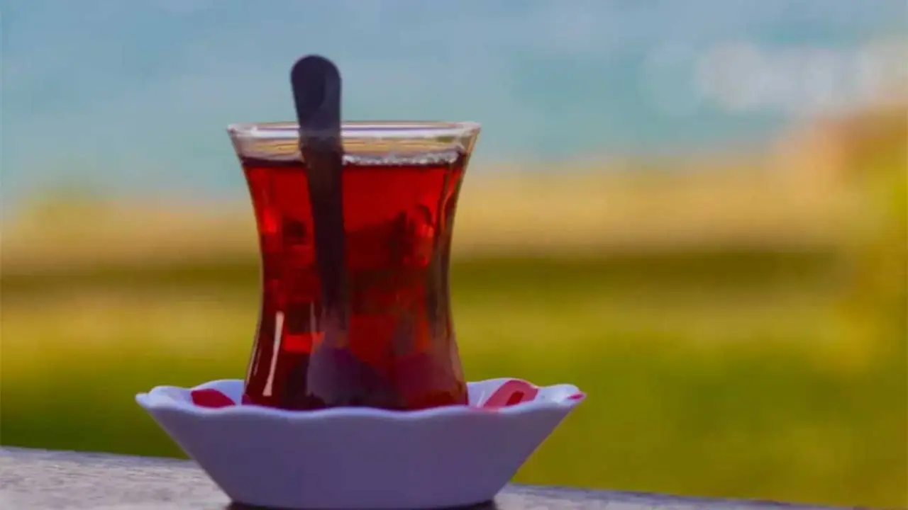 İftar sonrası hemen çay içmeyin! İşte zararları...