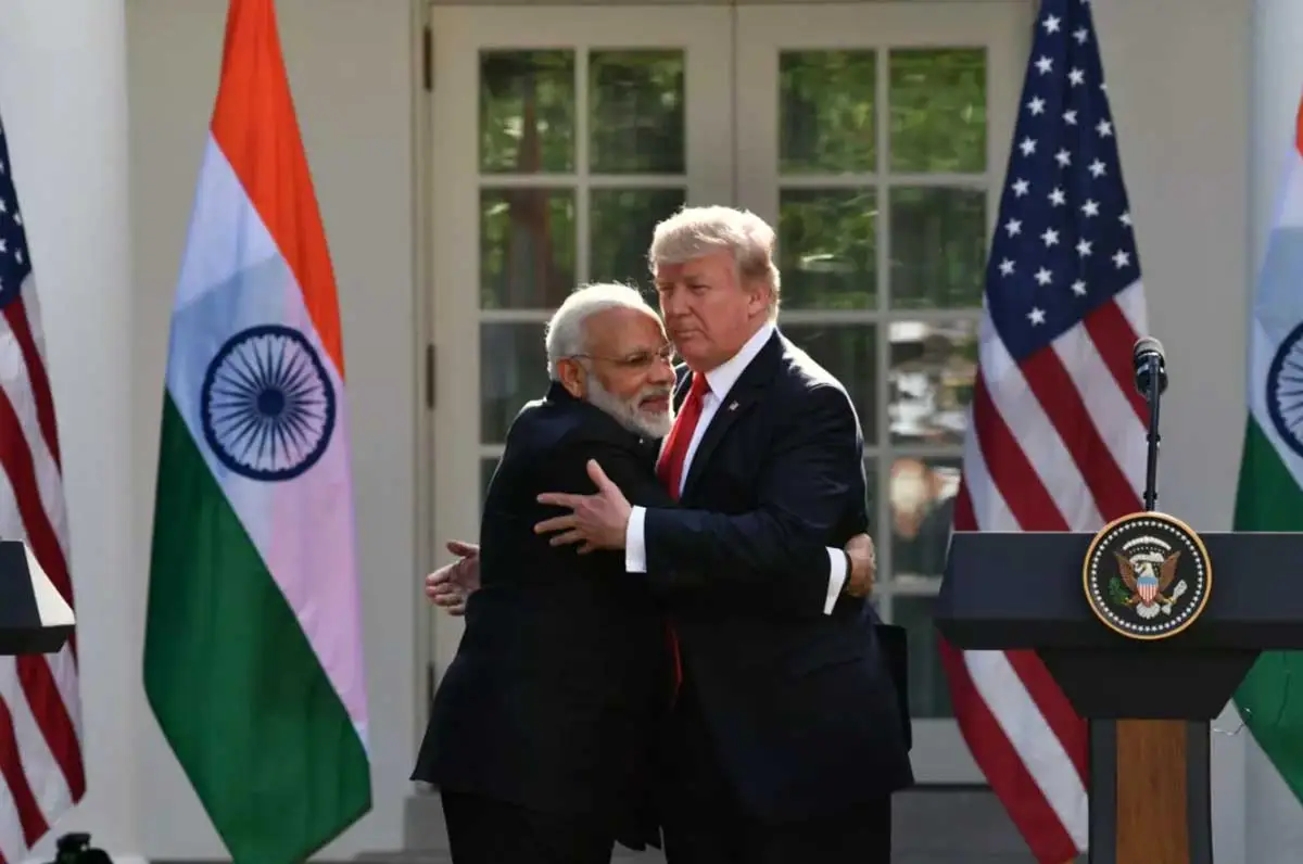 (Solda)ABD Devlet Başkanı Donald Trump(Sağda) Hindistan Devlet Başkanı Narendra Damodardas Modi