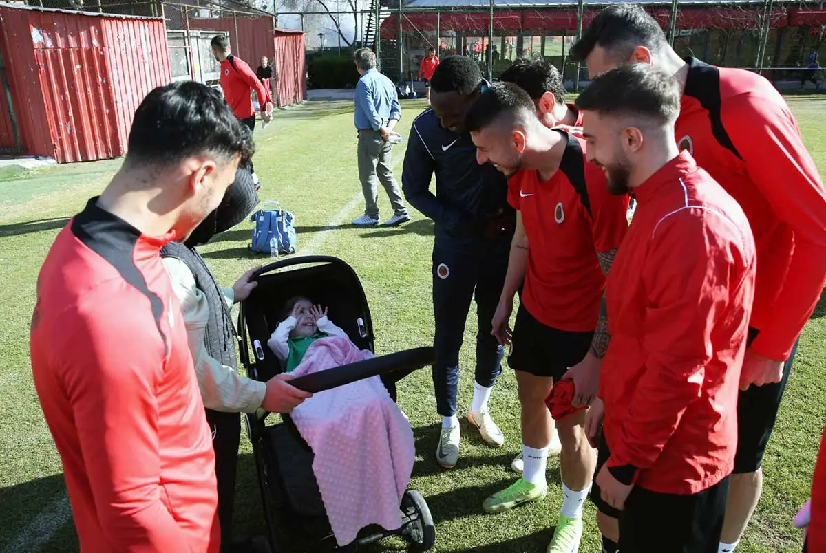 Gençlerbirliği'nden Aysima bebek için anlamlı çağrı