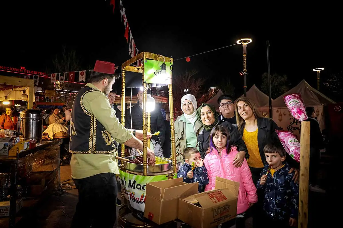 Keçiören Kalaba Kent Meydanı'nda ramazan etkinlikleri sürüyor