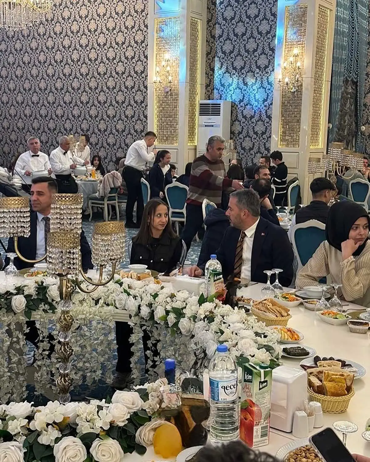 Ertuğrul Çetin, Pursaklar’da Saray Sevgi Evleri ile iftar yaptı