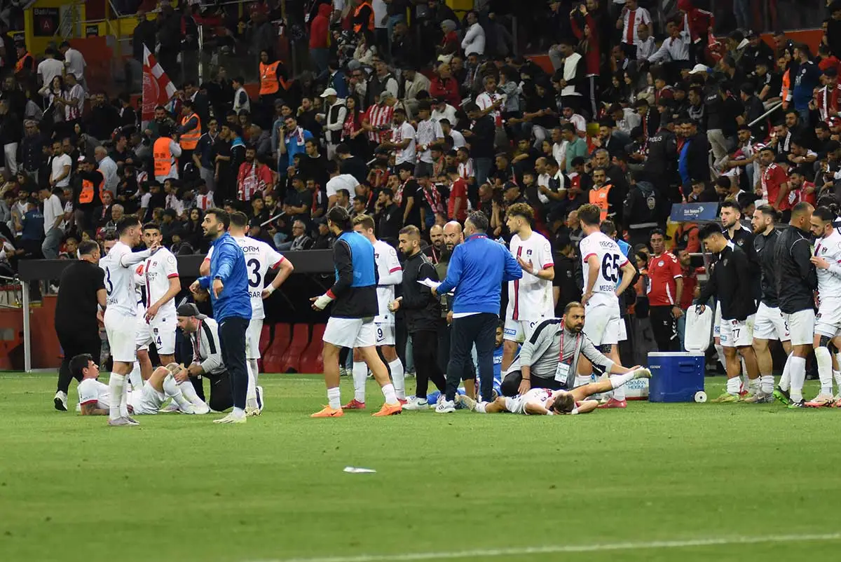Vanspor tarih yazdı! 1. lig'e yükseldi