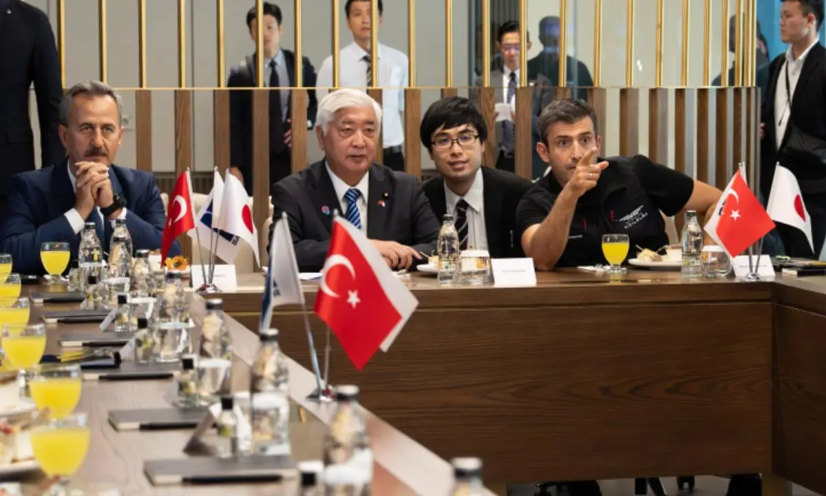 Japonya Savunma Bakanı Nakatani’den Baykar’a önemli ziyaret