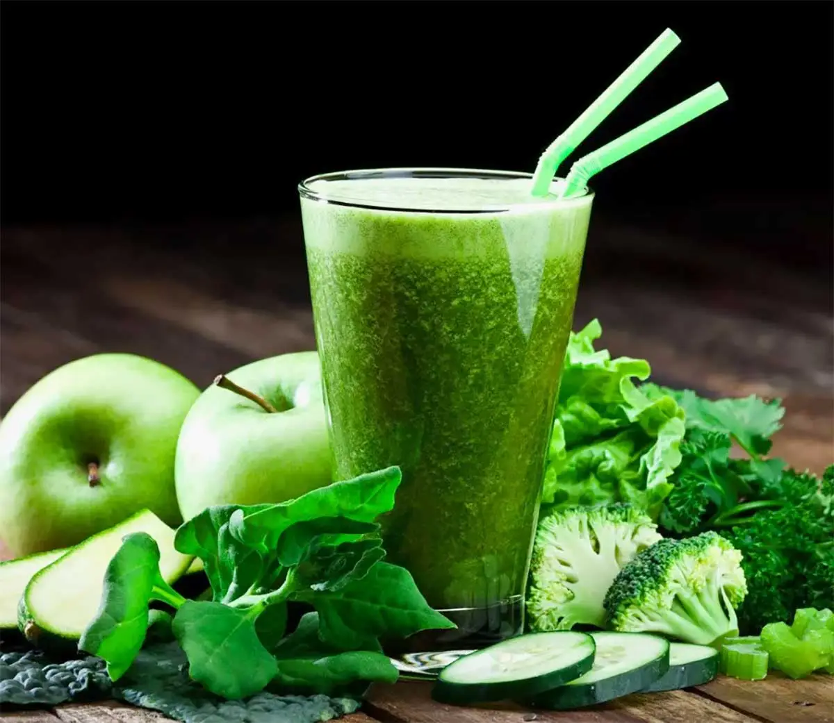 Marul Sapı Smoothie Karışımı Nasıl Yapılır?