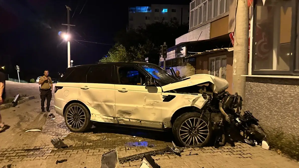 Osmaniye'deki kazada 4 kişi yaralandı
