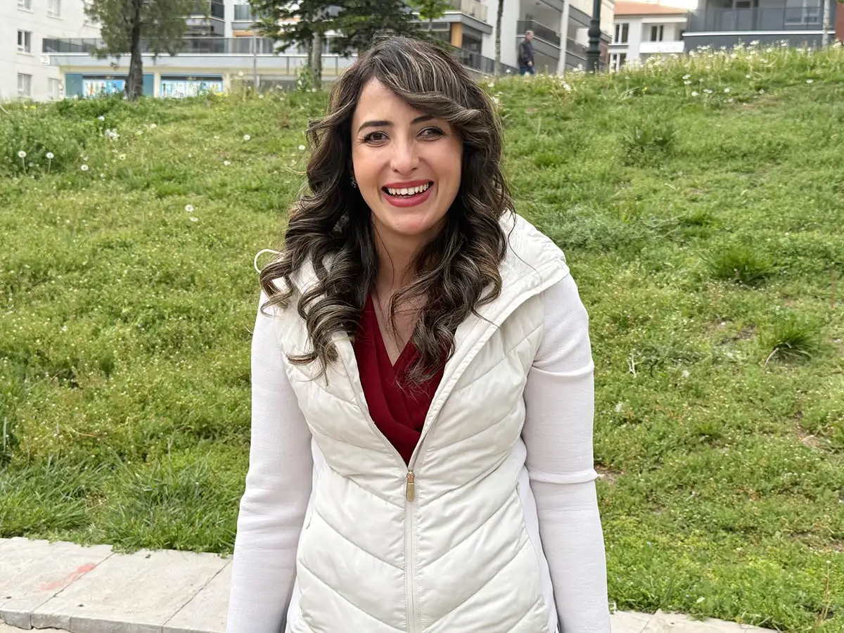 Görme engelli sosyal bilgiler öğretmeni ve milli sporcu Zeynep Çıkla Önel
