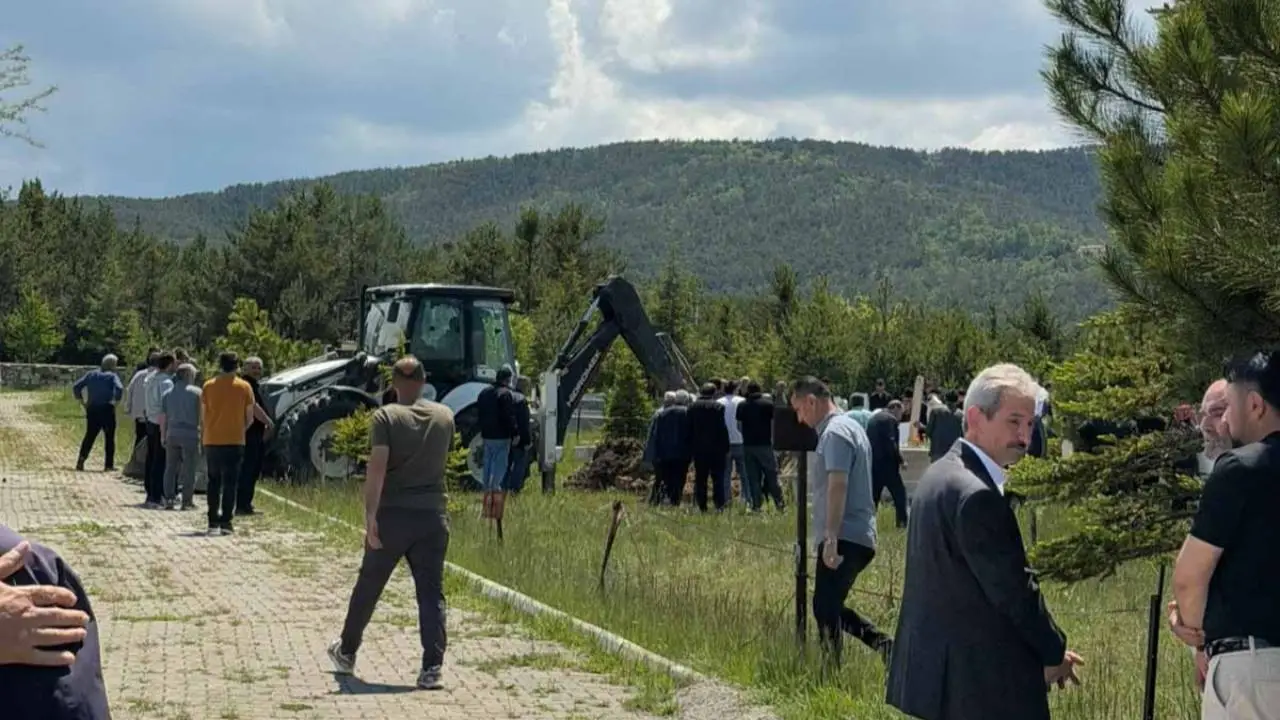 Ankara'da tedavi gören 15 yaşındaki çocuk hayatını kaybetti