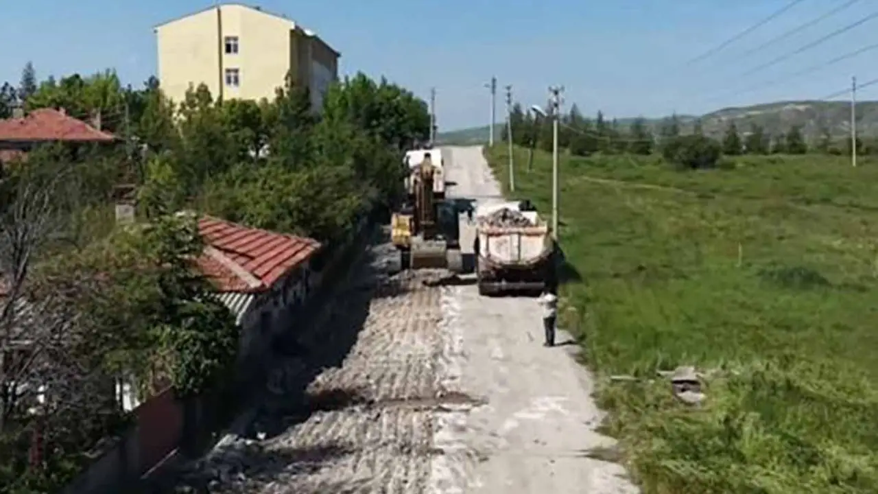 Çubuk'ta asfalt çalışmaları hız kazandı
