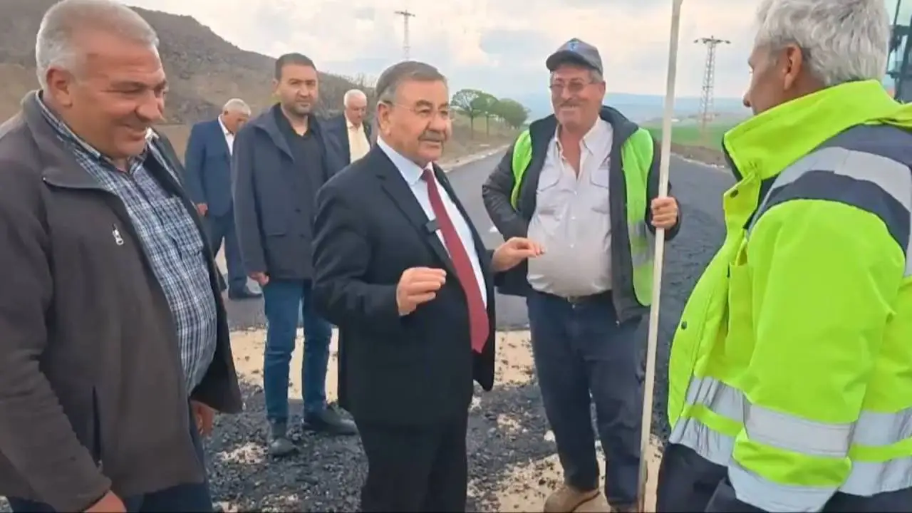 Gölbaşı'nda yol çalışmaları devam ediyor
