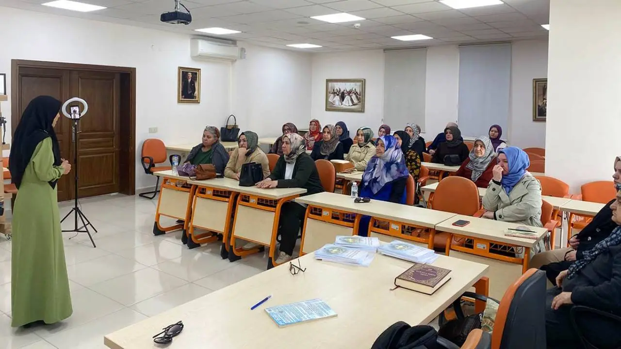 Pursaklar’da anne-kız bağı Hanımevi’nde ele alındı