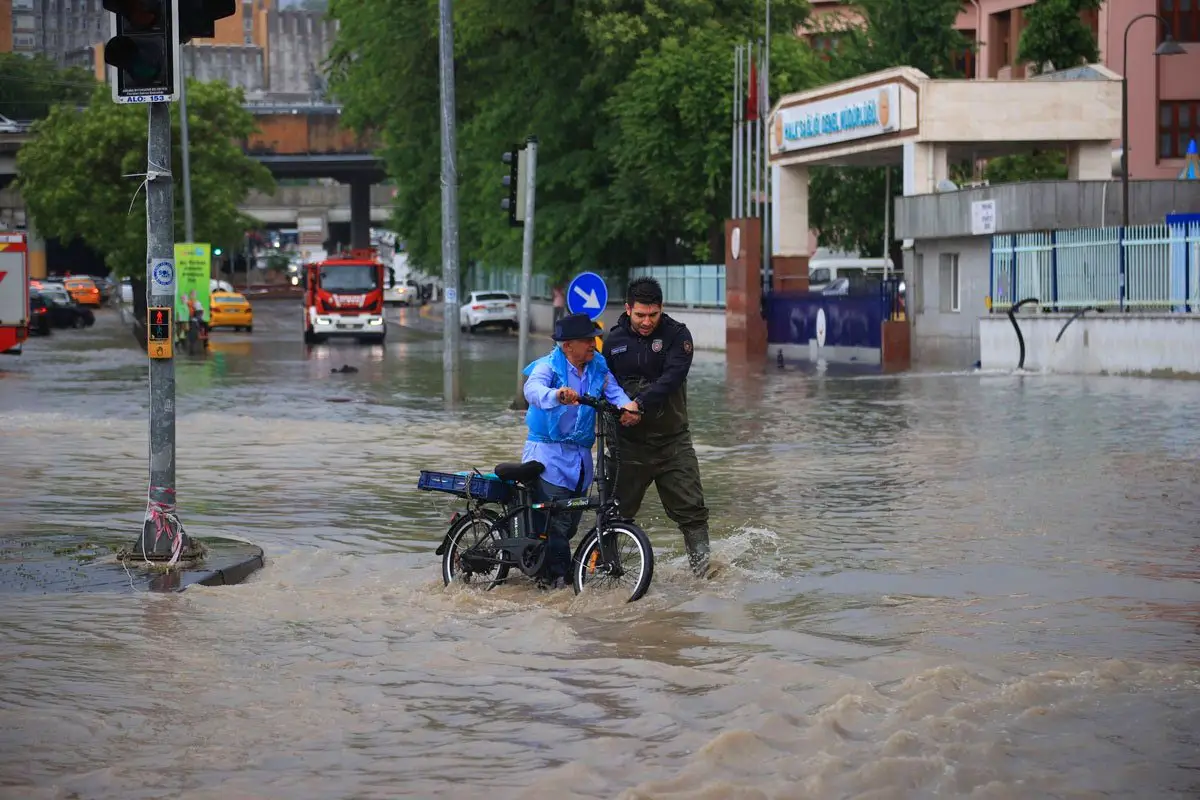 Ankara’da bugün gök gürültülü sağanak bekleniyor